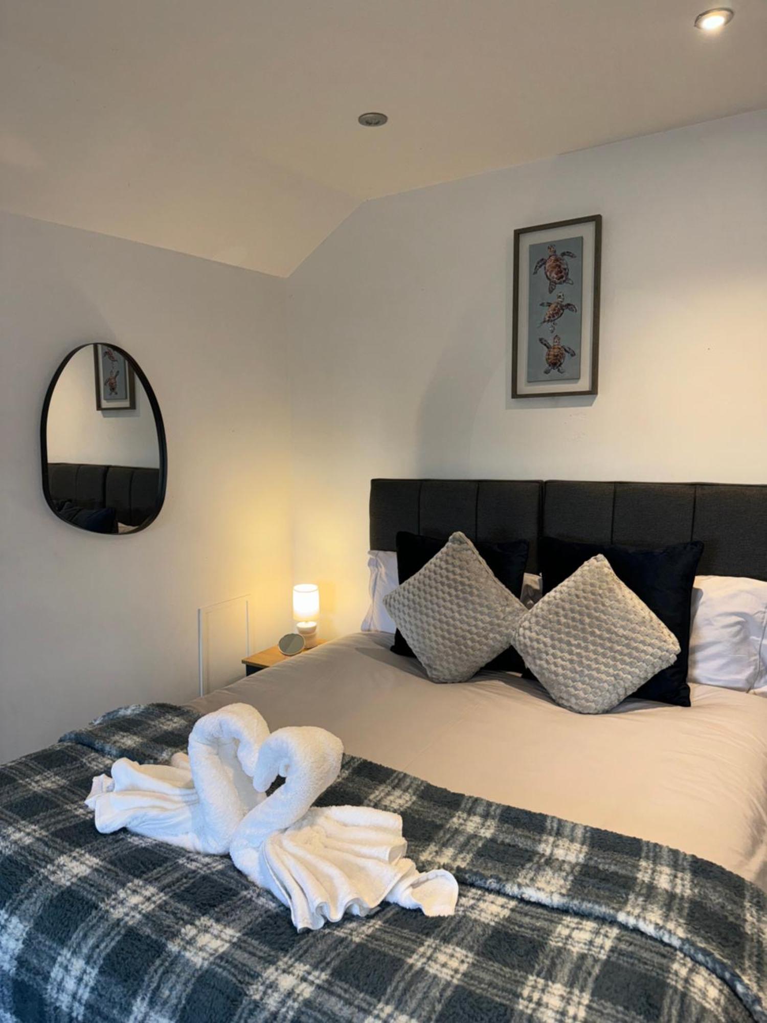 Cosy Countryside Stay- Waters Upton, Telford Esterno foto