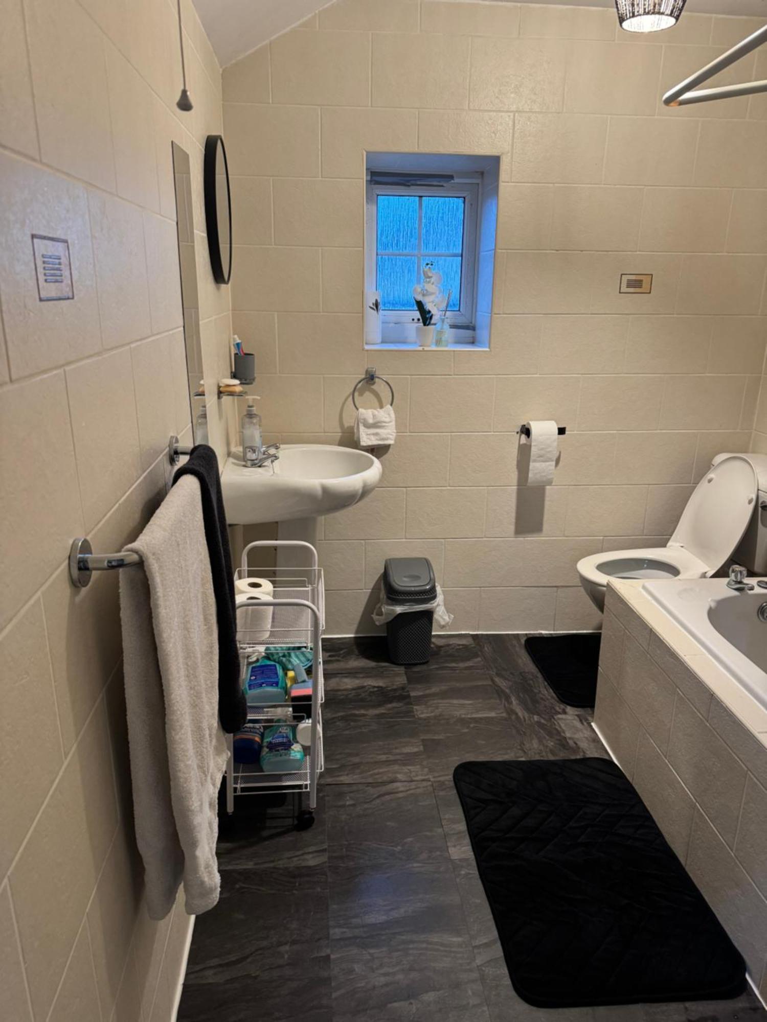 Cosy Countryside Stay- Waters Upton, Telford Esterno foto